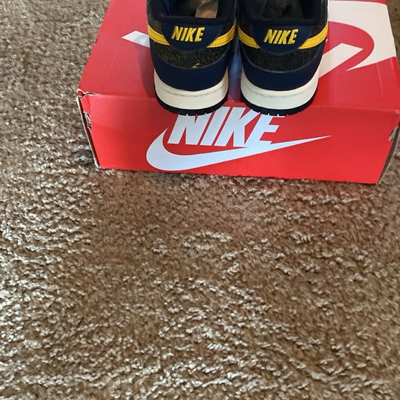 Brand new Nike dunk low vintage Michigan - Picture 4 of 5
